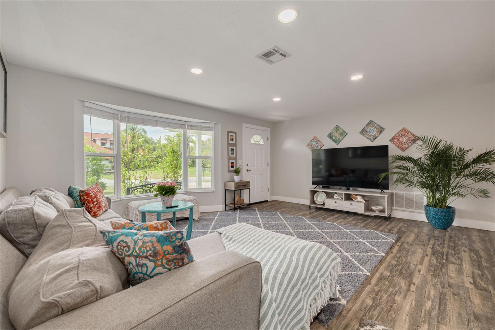 Image 3 of 27 For 11617 79th Avenue