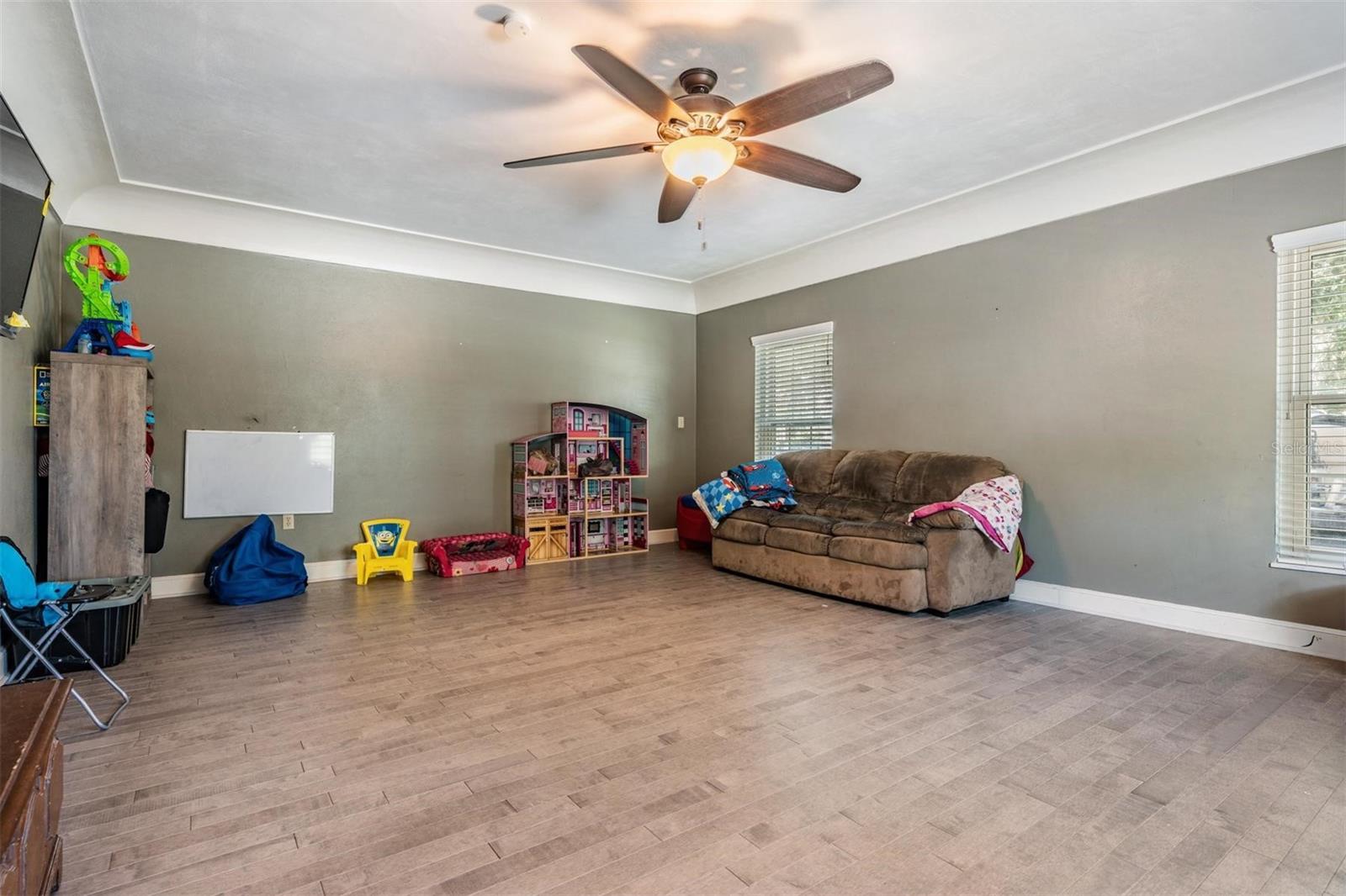Image 14 of 42 For 811 Fairlington Drive