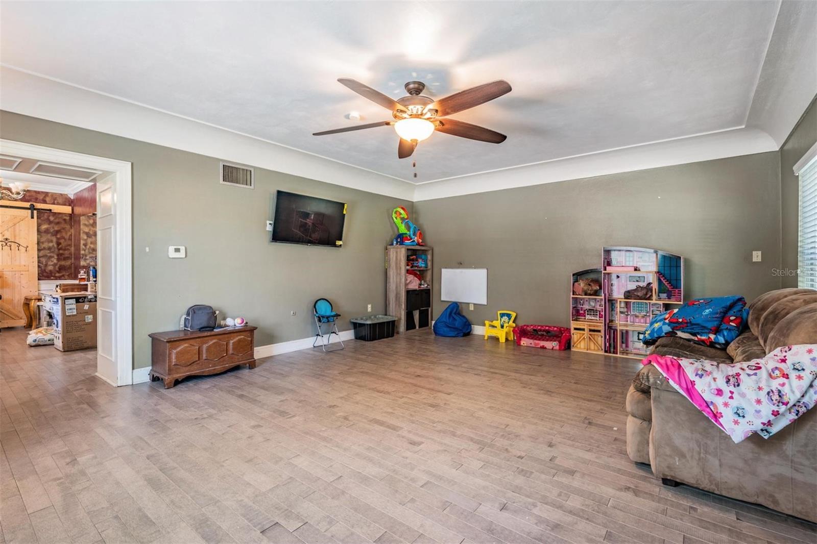 Image 15 of 42 For 811 Fairlington Drive