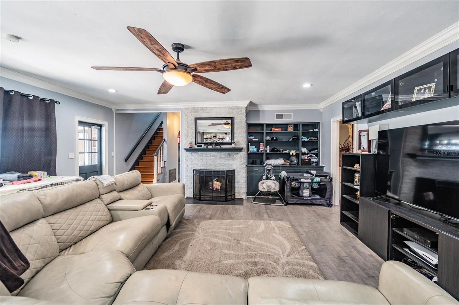 Image 6 of 42 For 811 Fairlington Drive