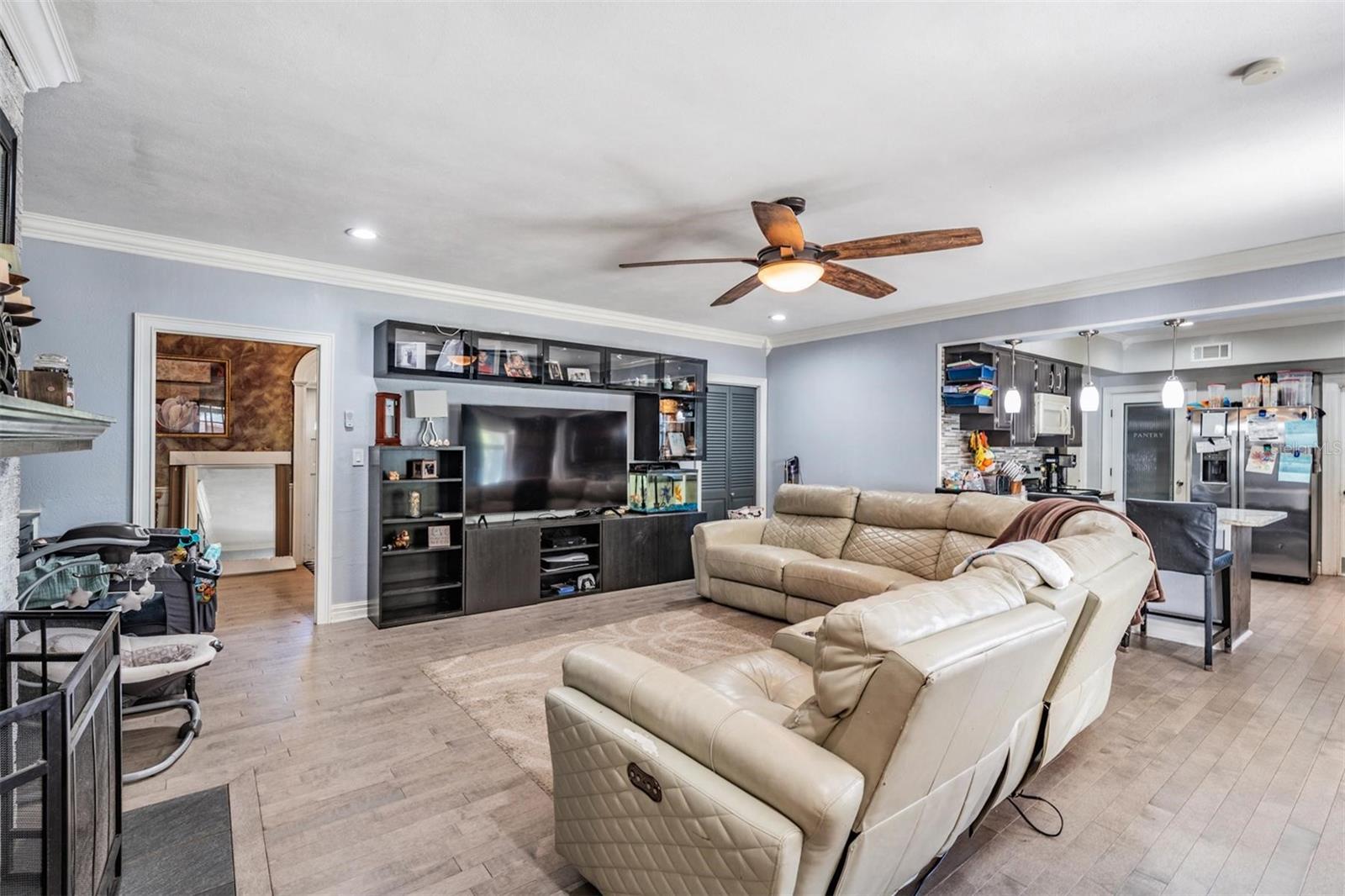 Image 7 of 42 For 811 Fairlington Drive