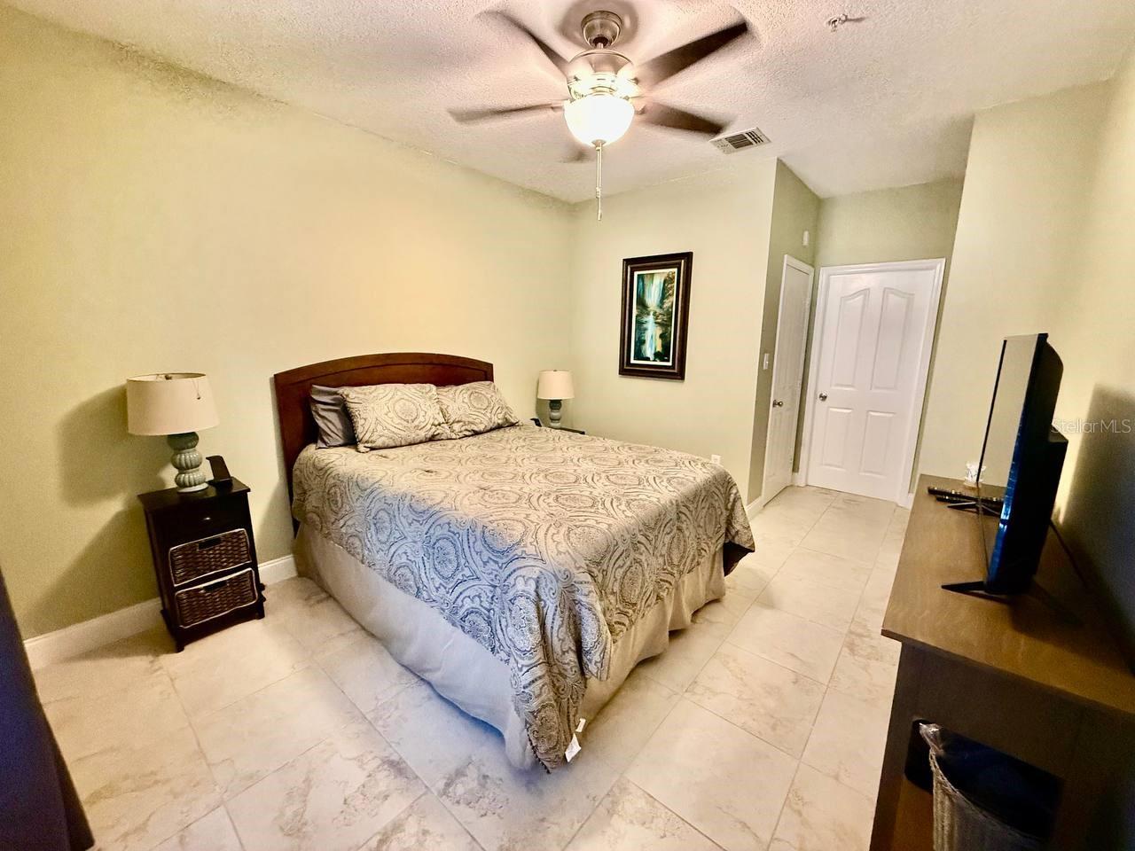 Image 11 of 19 For 5000 Culbreath Key Way 1-212