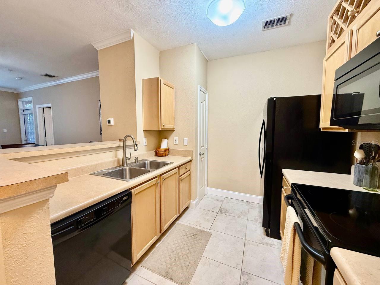 Image 3 of 19 For 5000 Culbreath Key Way 1-212