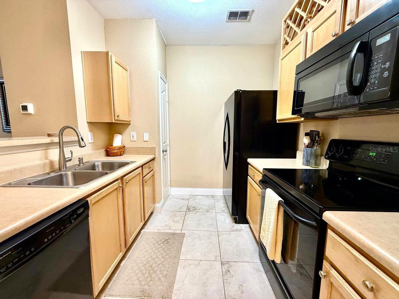 Image 5 of 19 For 5000 Culbreath Key Way 1-212