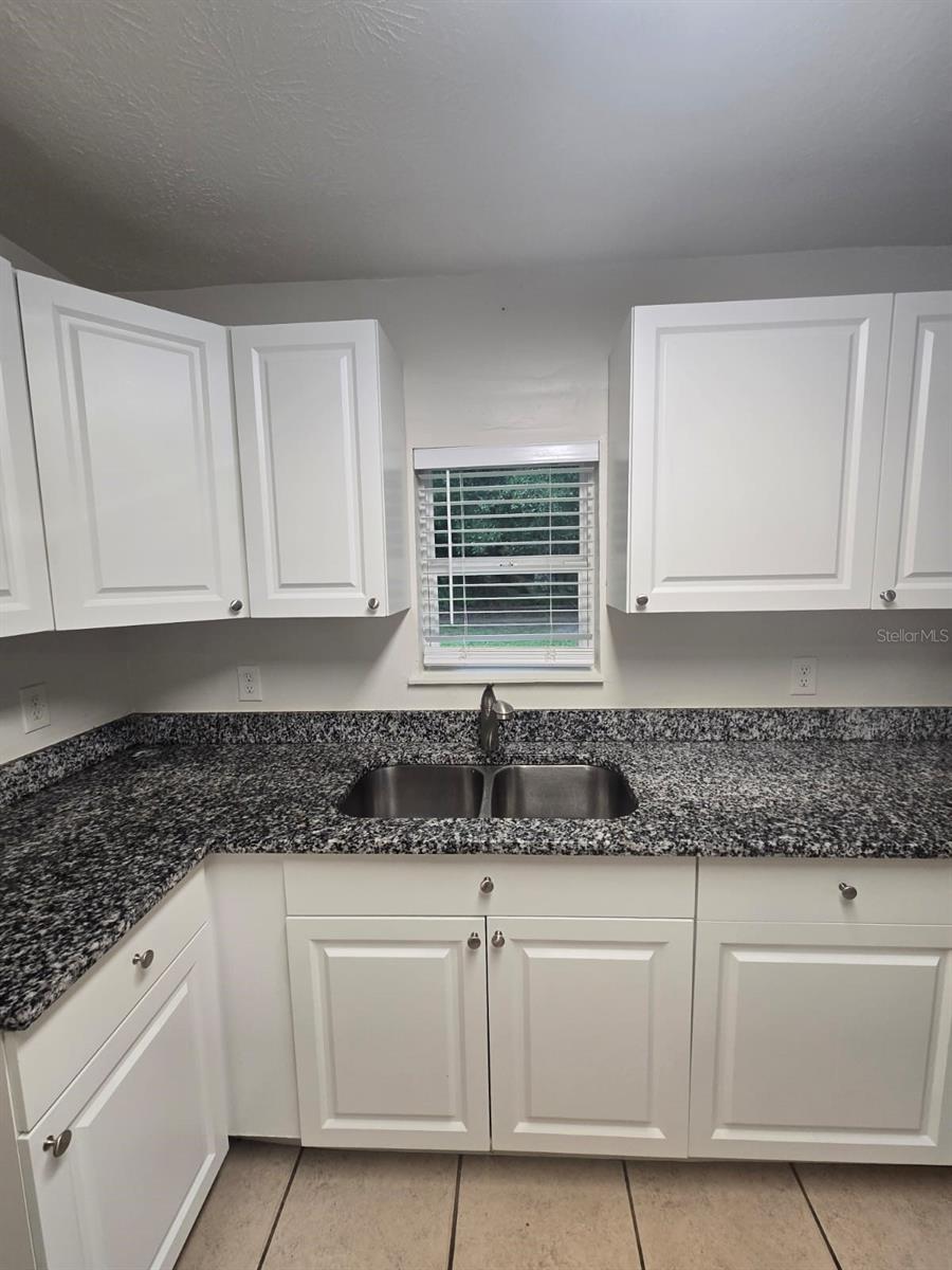 Image 7 of 25 For 1121 13th Avenue