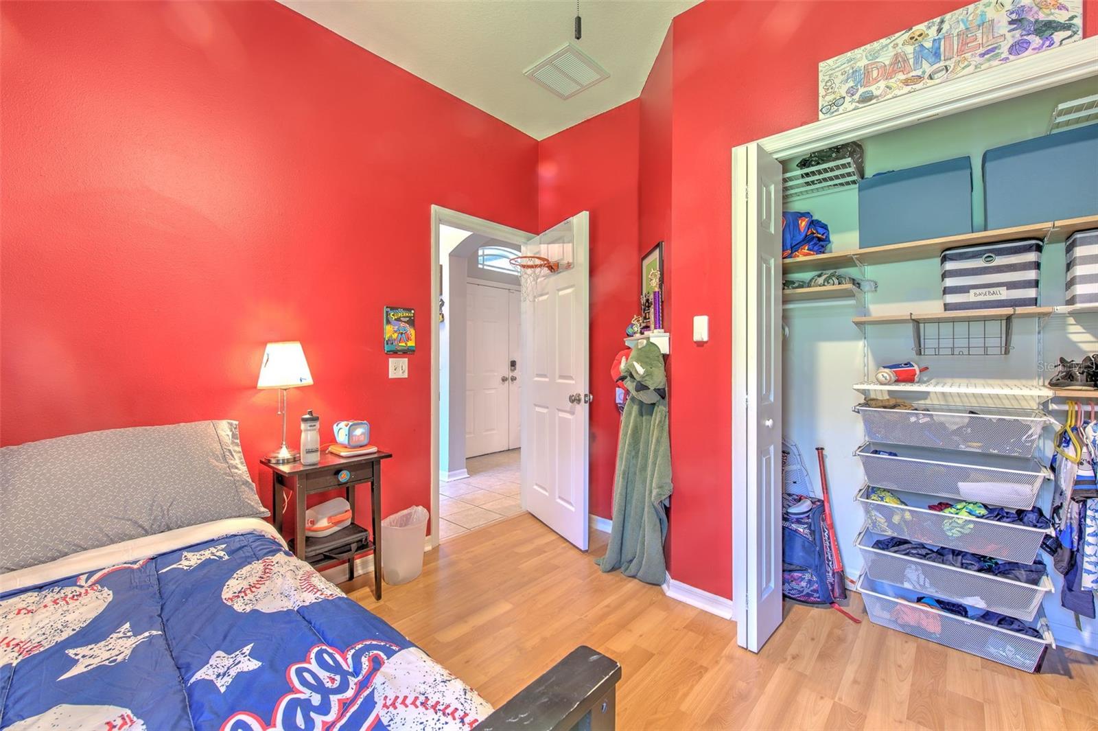 Image 16 of 76 For 15541 Martinmeadow Drive