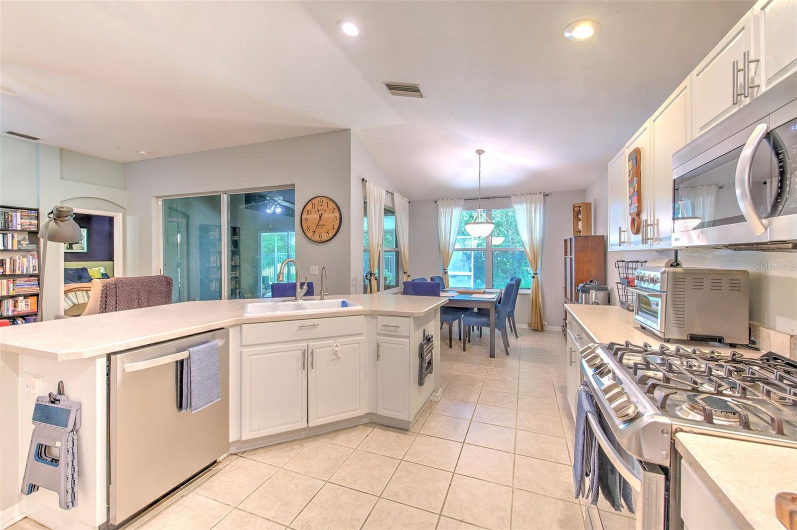 Image 30 of 76 For 15541 Martinmeadow Drive