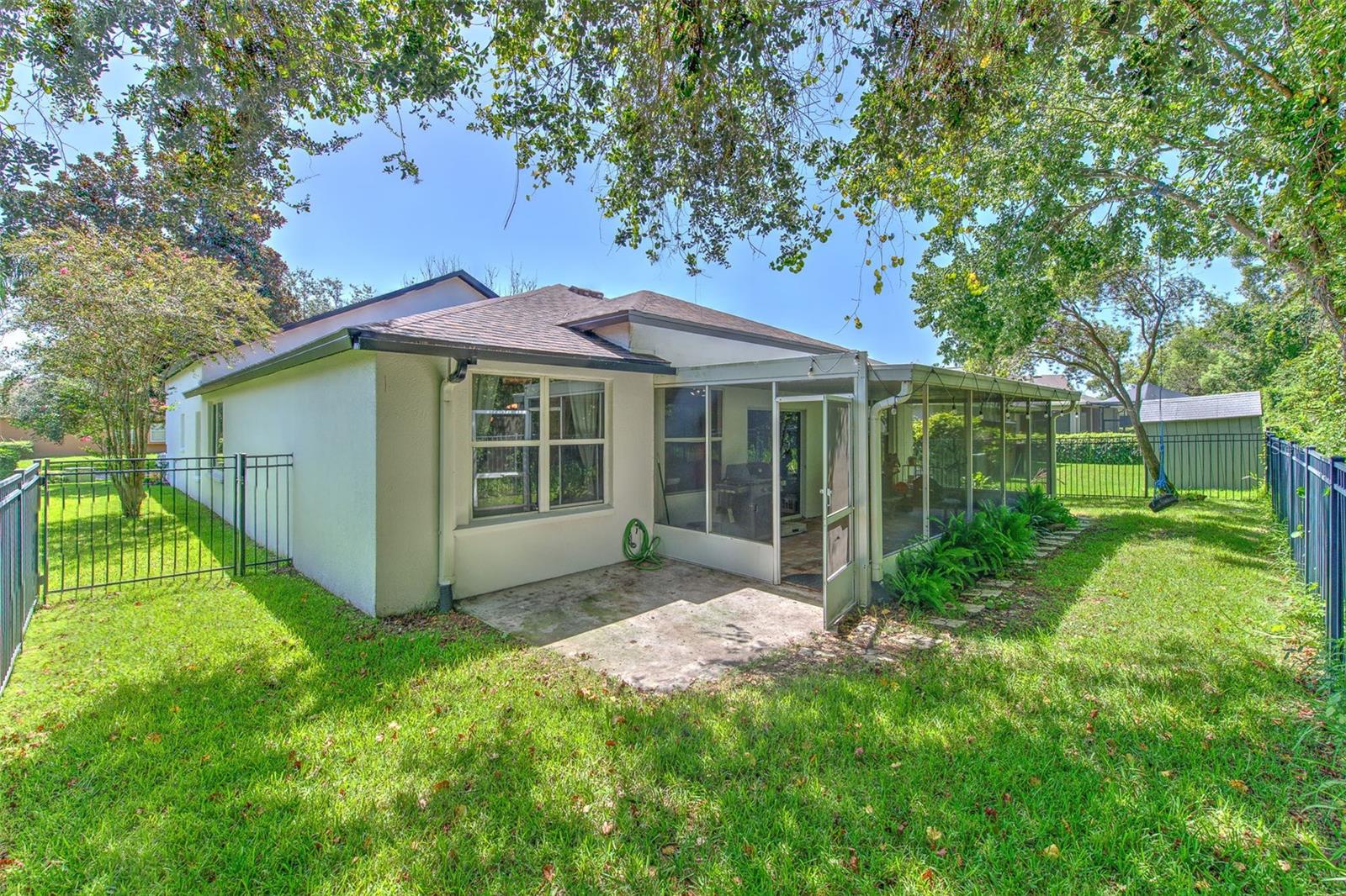 Image 43 of 76 For 15541 Martinmeadow Drive