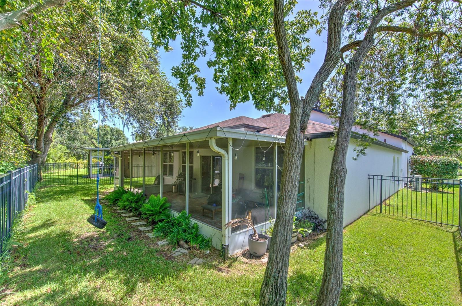 Image 45 of 76 For 15541 Martinmeadow Drive