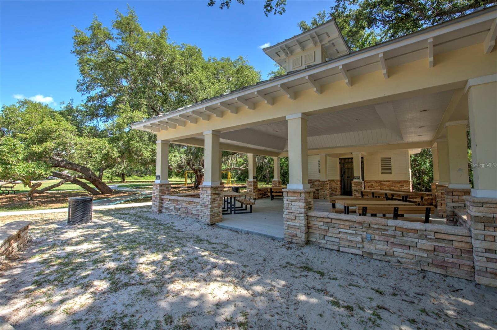 Image 64 of 76 For 15541 Martinmeadow Drive