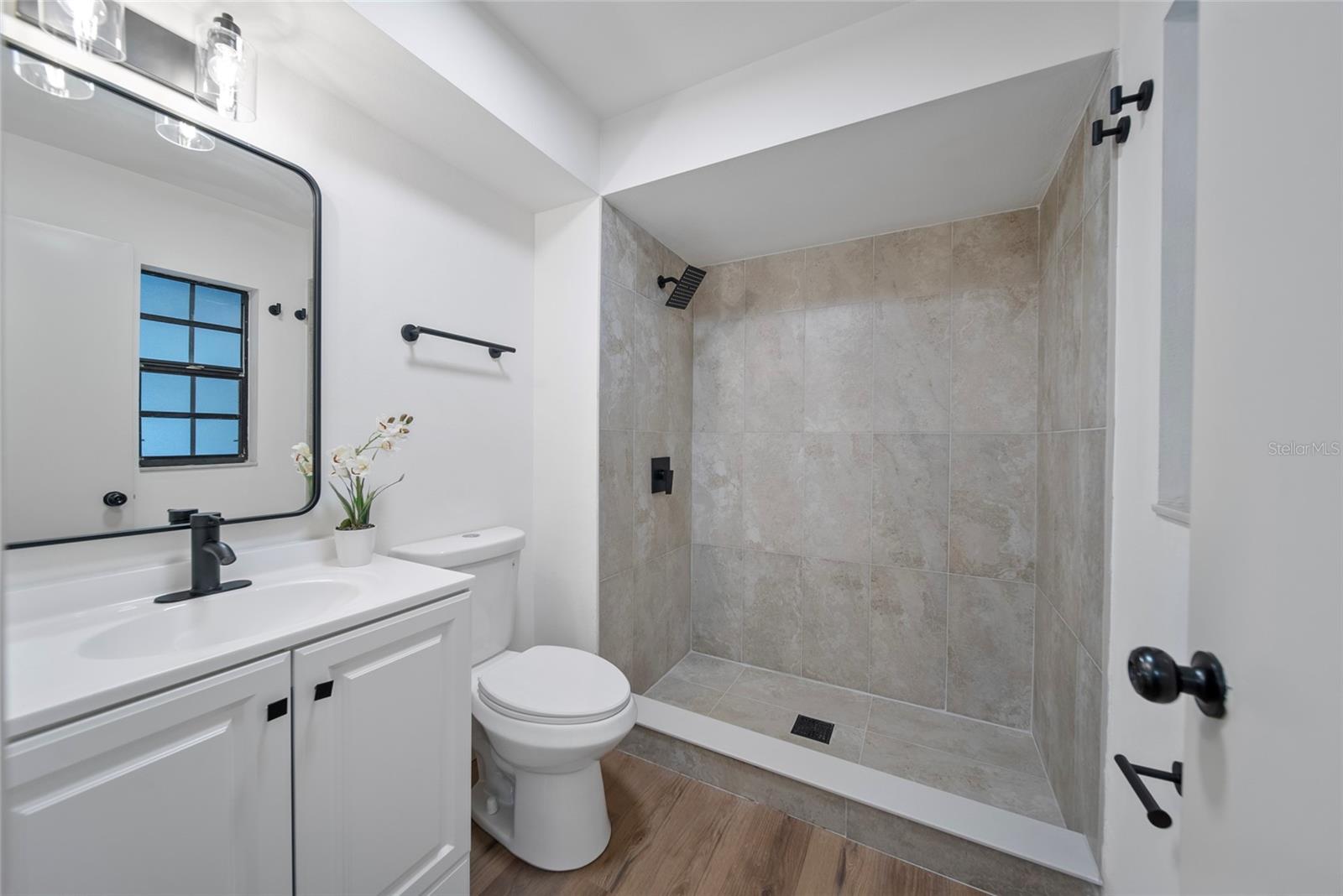 Image 10 of 24 For 17815 Cranbrook Drive