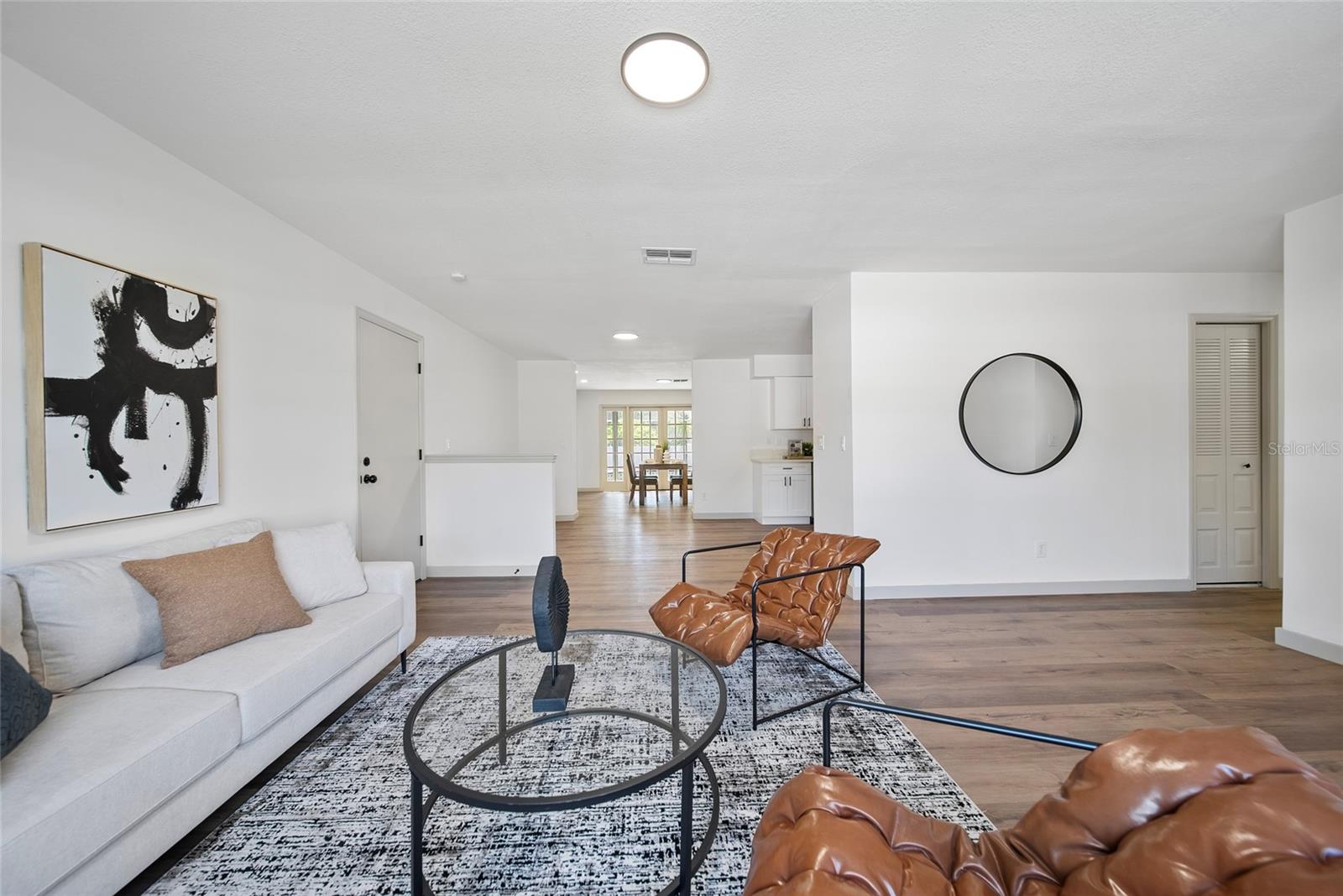 Image 4 of 24 For 17815 Cranbrook Drive