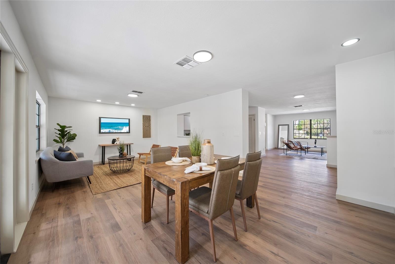 Image 6 of 24 For 17815 Cranbrook Drive