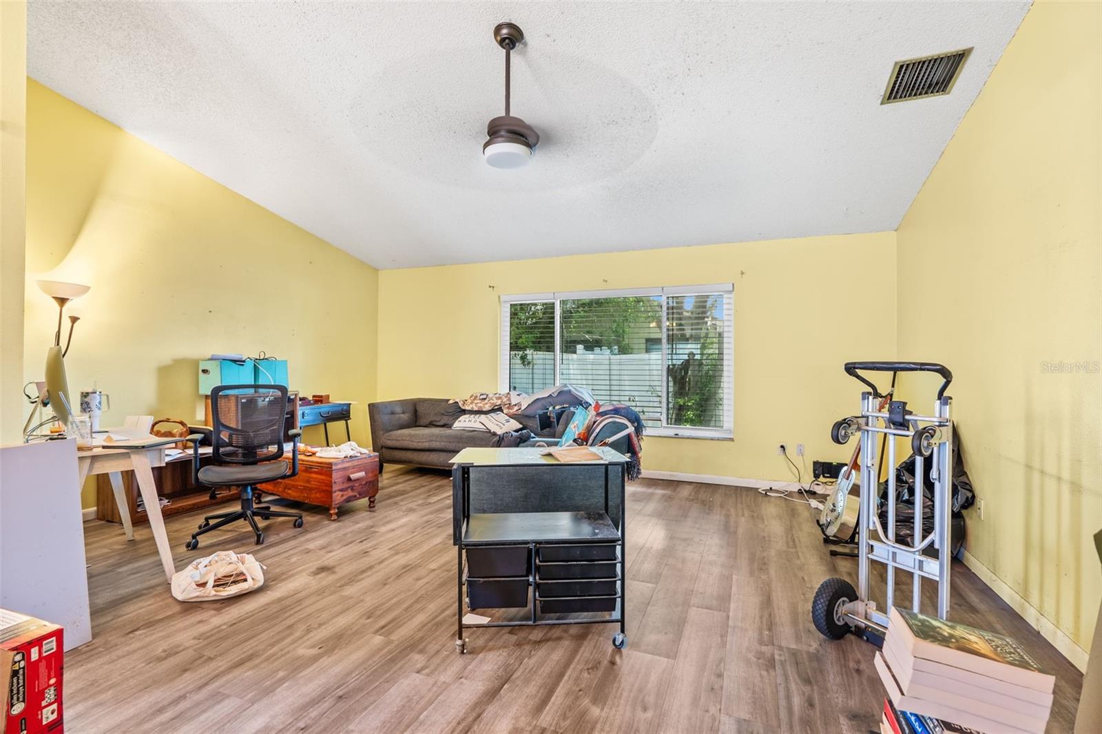 Image 14 of 20 For 2042 Sheffield Court