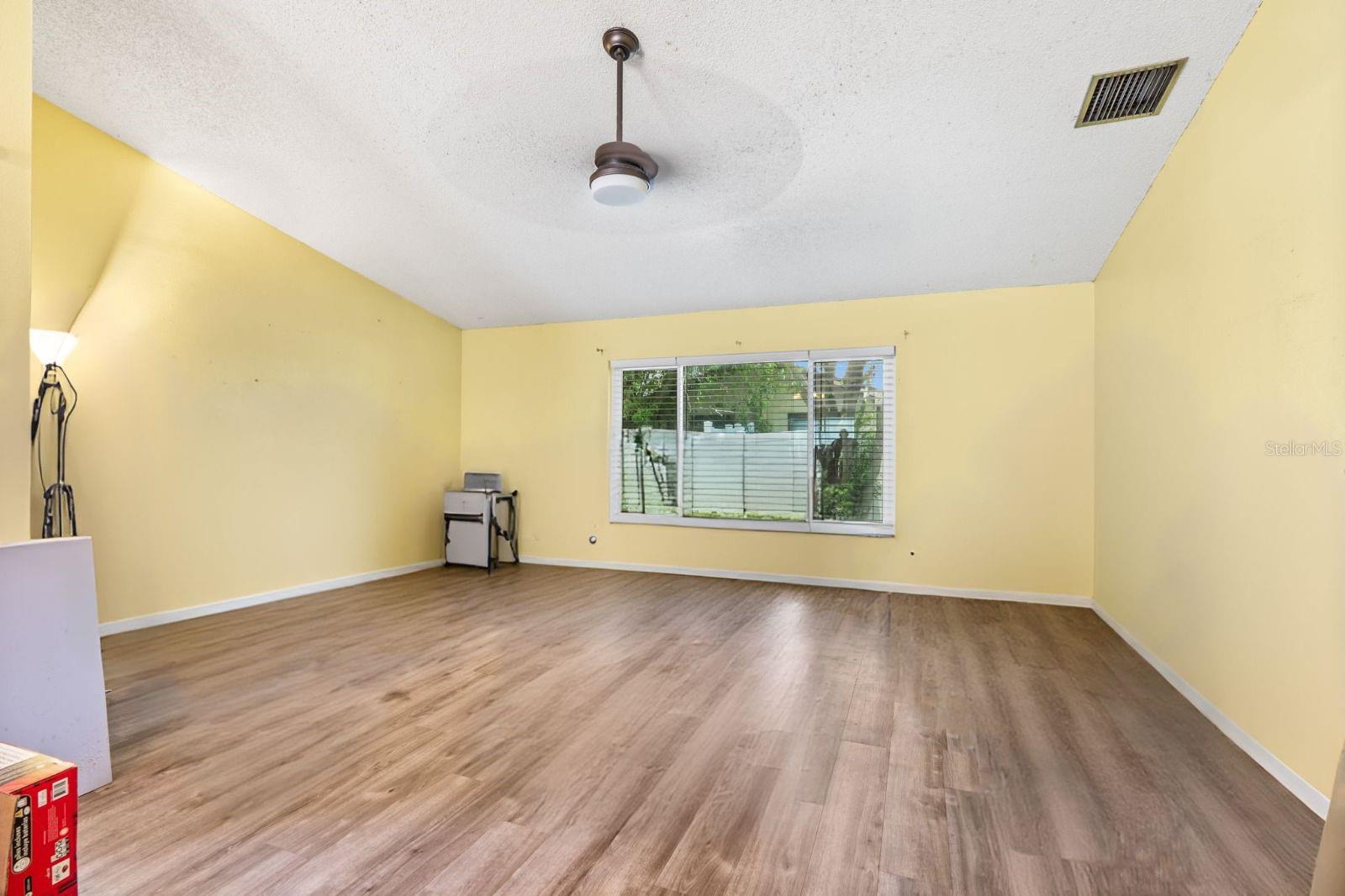 Image 16 of 20 For 2042 Sheffield Court