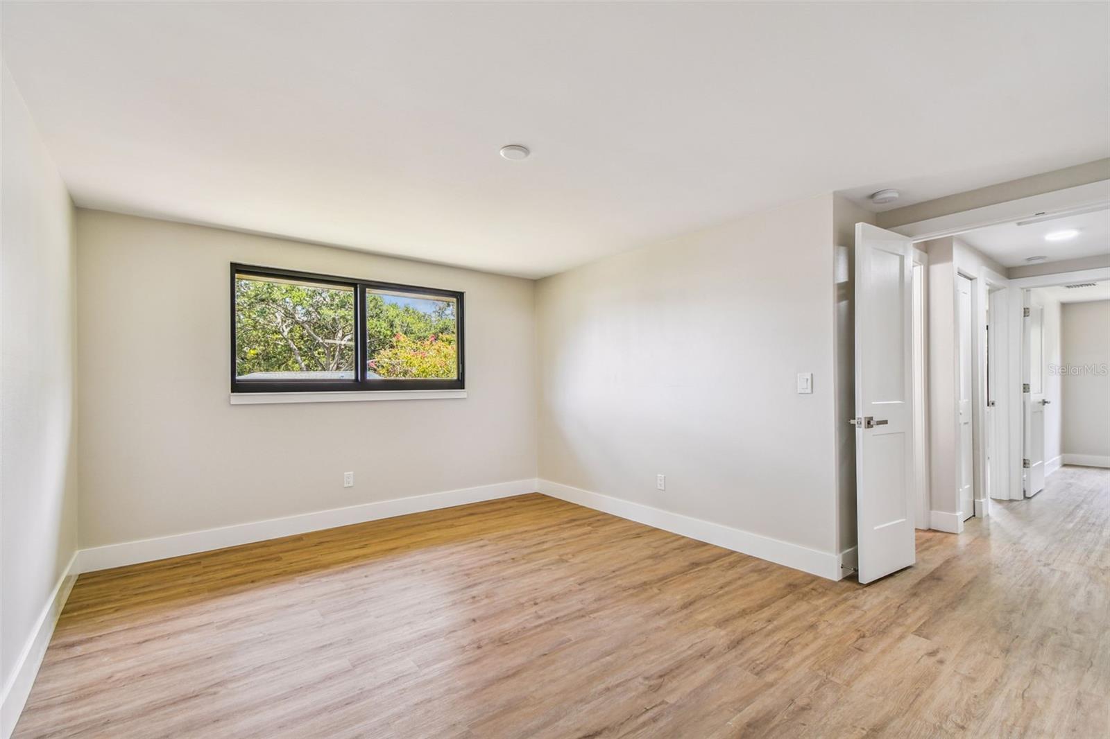 Image 15 of 33 For 3203 Shady Glen Circle