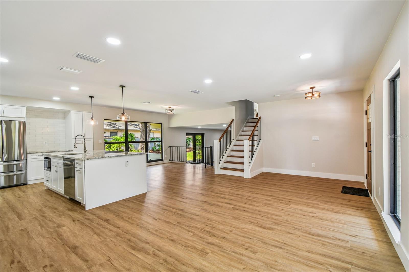 Image 4 of 33 For 3203 Shady Glen Circle