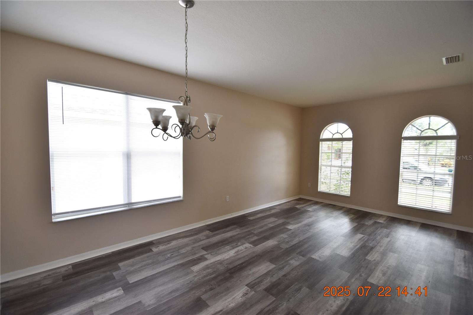 Image 17 of 49 For 11321 Flora Springs Drive