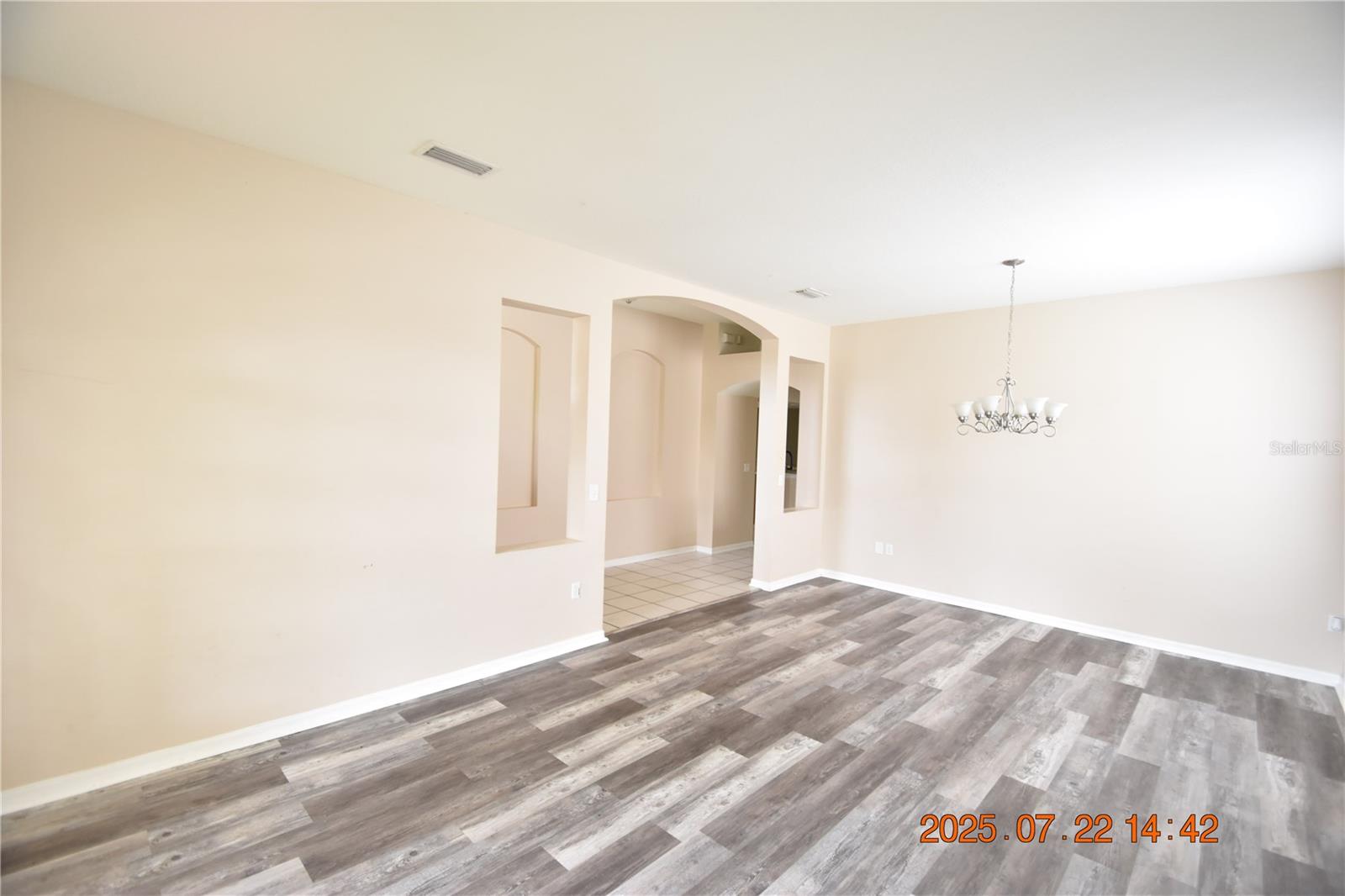 Image 19 of 49 For 11321 Flora Springs Drive