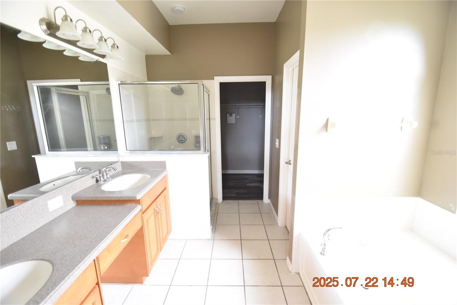 Image 39 of 49 For 11321 Flora Springs Drive