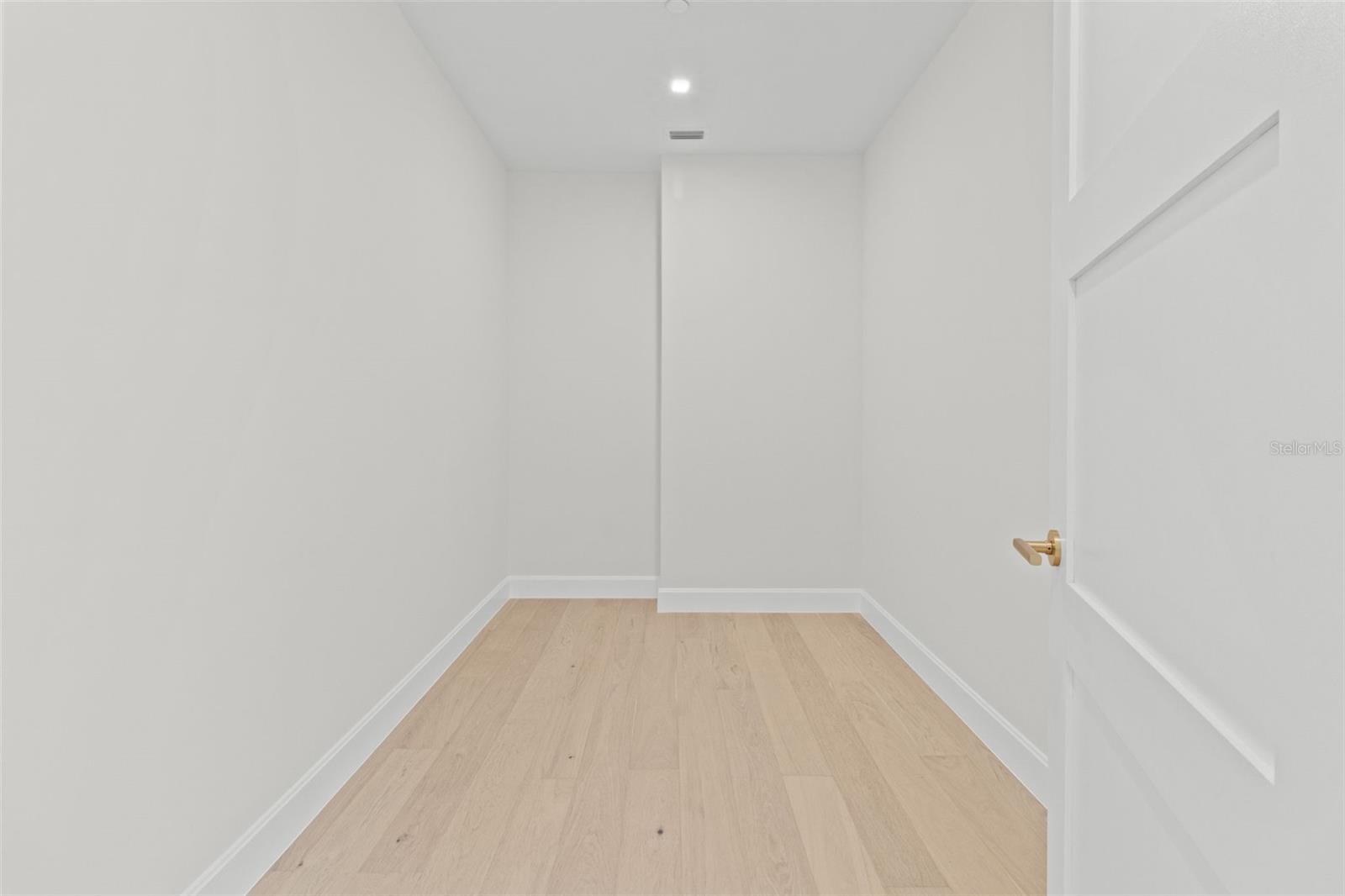 Image 37 of 67 For 126 4th Avenue Ne 601