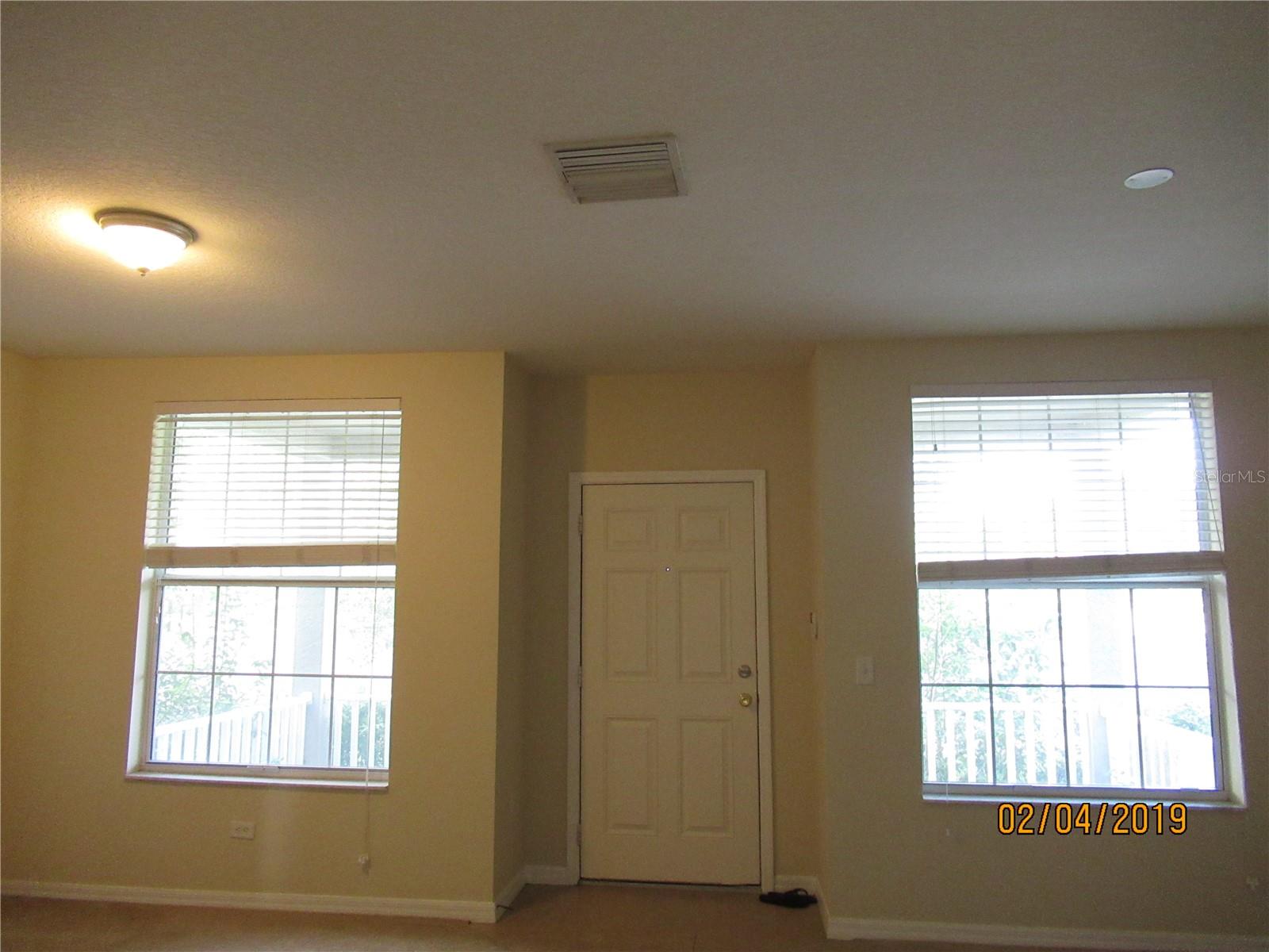 Listing photo id 3 for 1402 Blue Magnolia Road