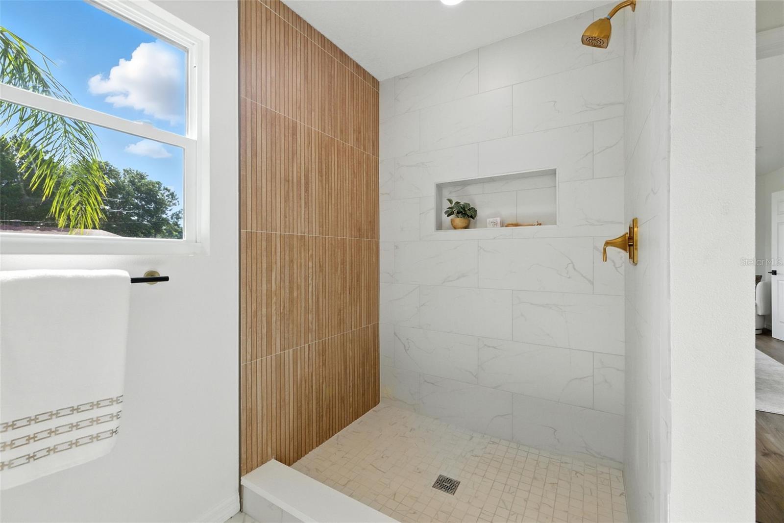 Image 21 of 48 For 5036 22nd Avenue N