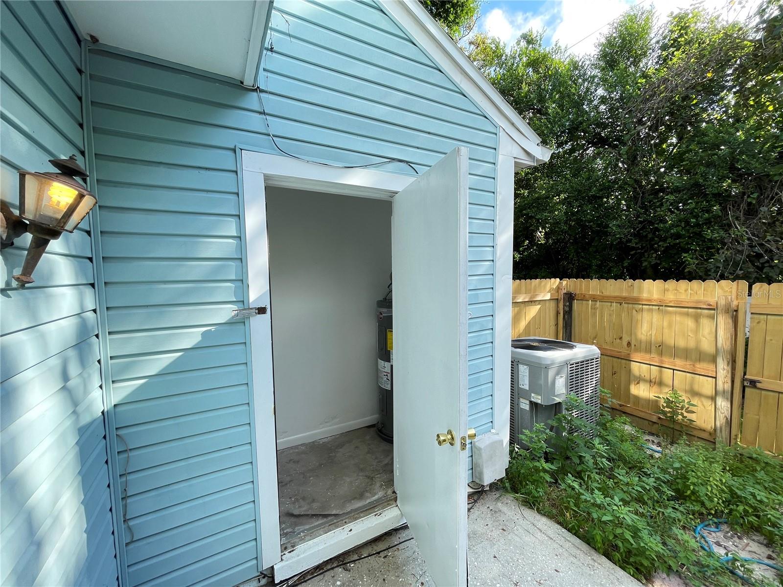 Image 4 of 20 For 11335 Grandville Drive 0