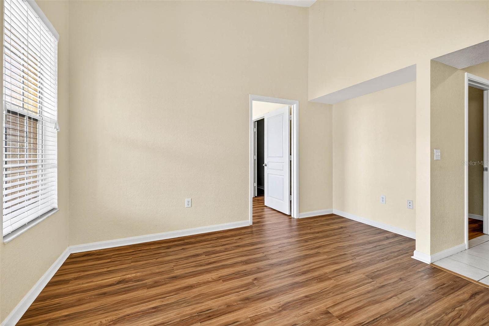 Listing photo id 8 for 5125 Palm Springs Boulevard 8303