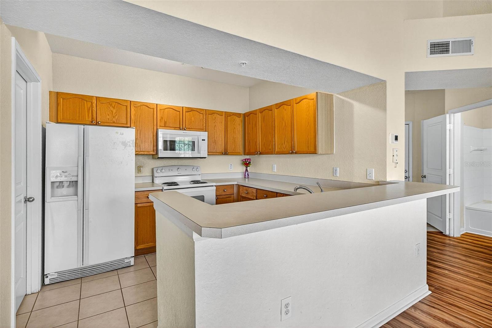 Listing photo id 10 for 5125 Palm Springs Boulevard 8303