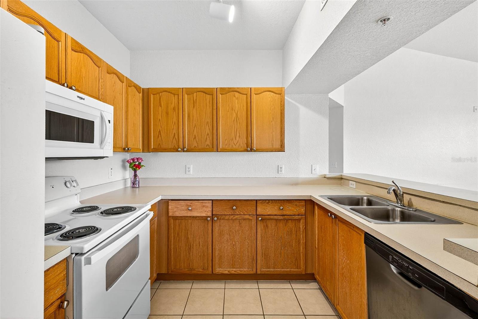 Listing photo id 12 for 5125 Palm Springs Boulevard 8303