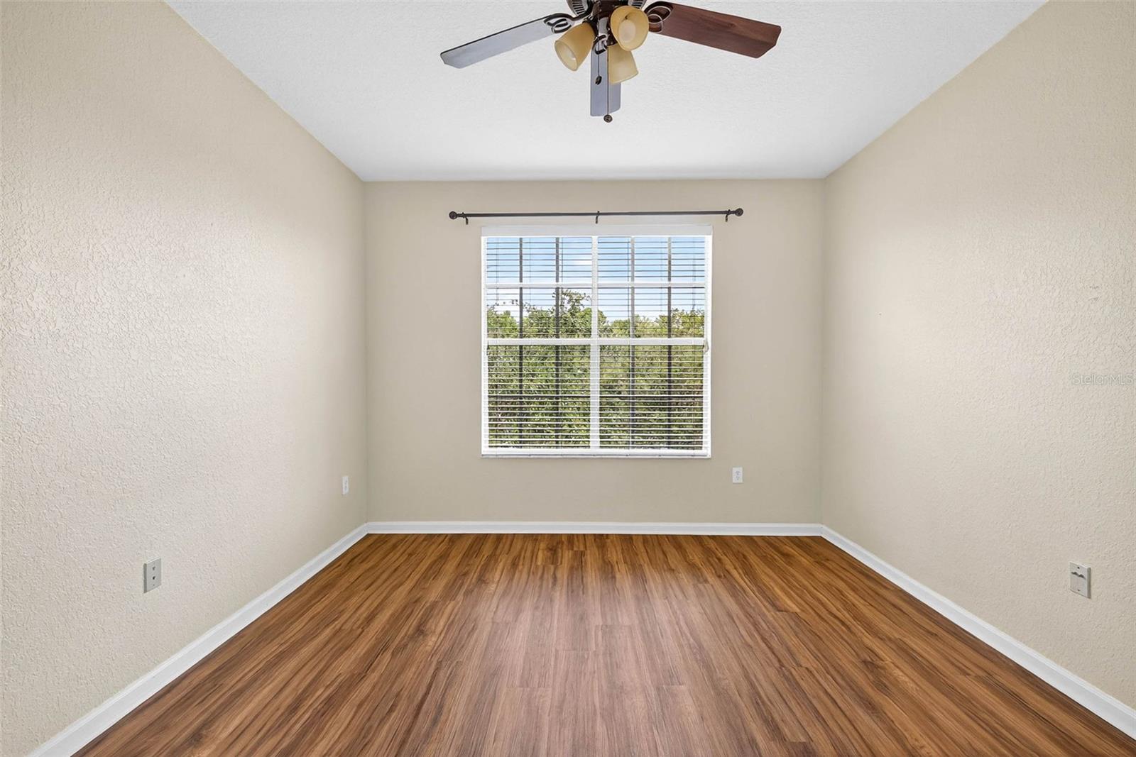 Listing photo id 16 for 5125 Palm Springs Boulevard 8303