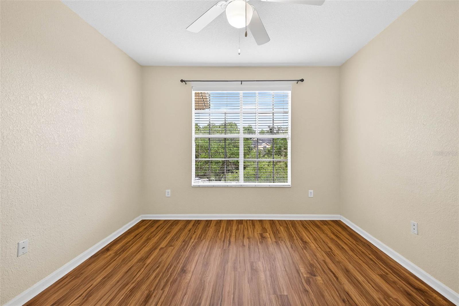 Listing photo id 21 for 5125 Palm Springs Boulevard 8303