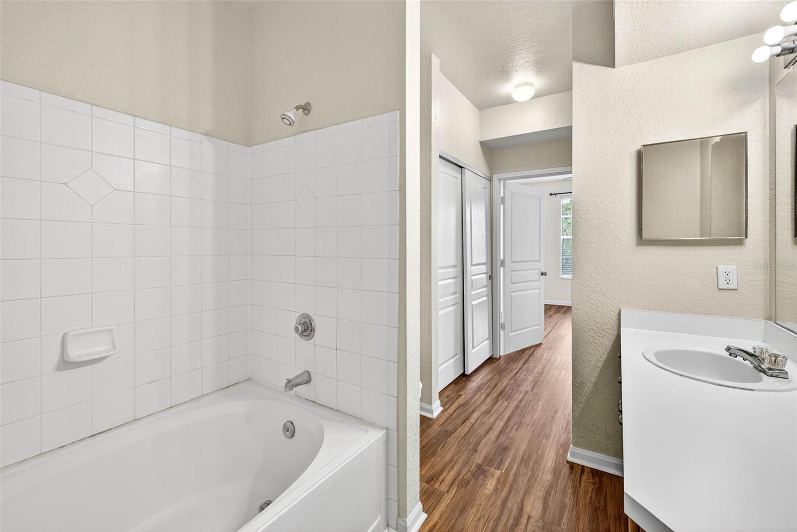 Listing photo id 24 for 5125 Palm Springs Boulevard 8303