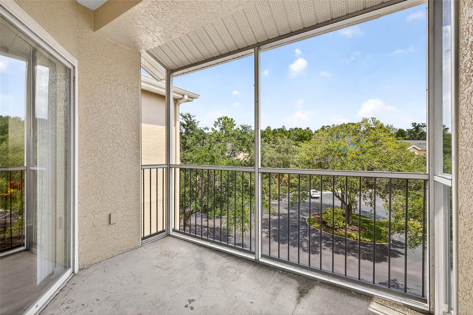 Listing photo id 26 for 5125 Palm Springs Boulevard 8303