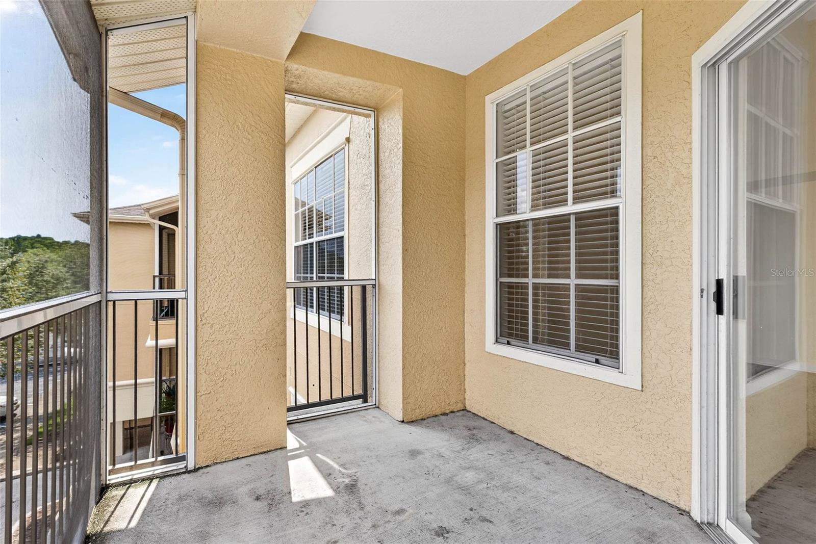 Listing photo id 28 for 5125 Palm Springs Boulevard 8303