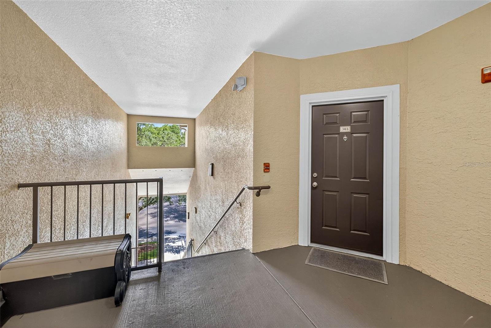 Listing photo id 2 for 5125 Palm Springs Boulevard 8303