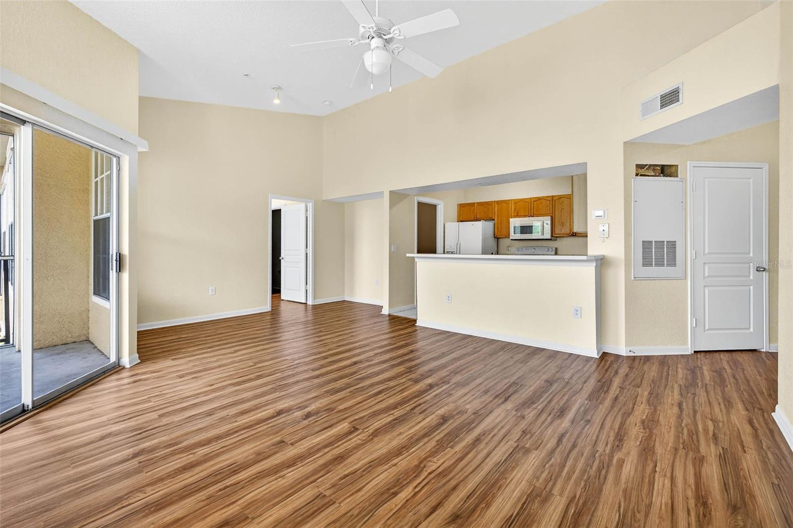 Listing photo id 7 for 5125 Palm Springs Boulevard 8303