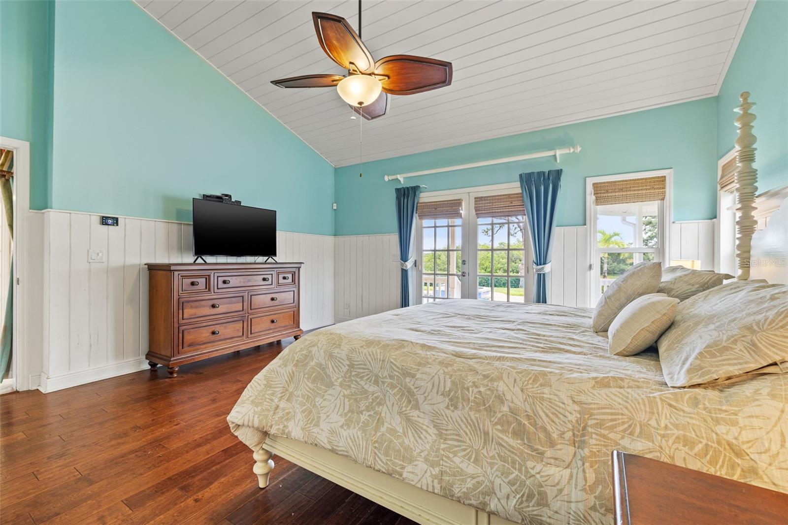 Image 33 of 85 For 8662 Pelican Court