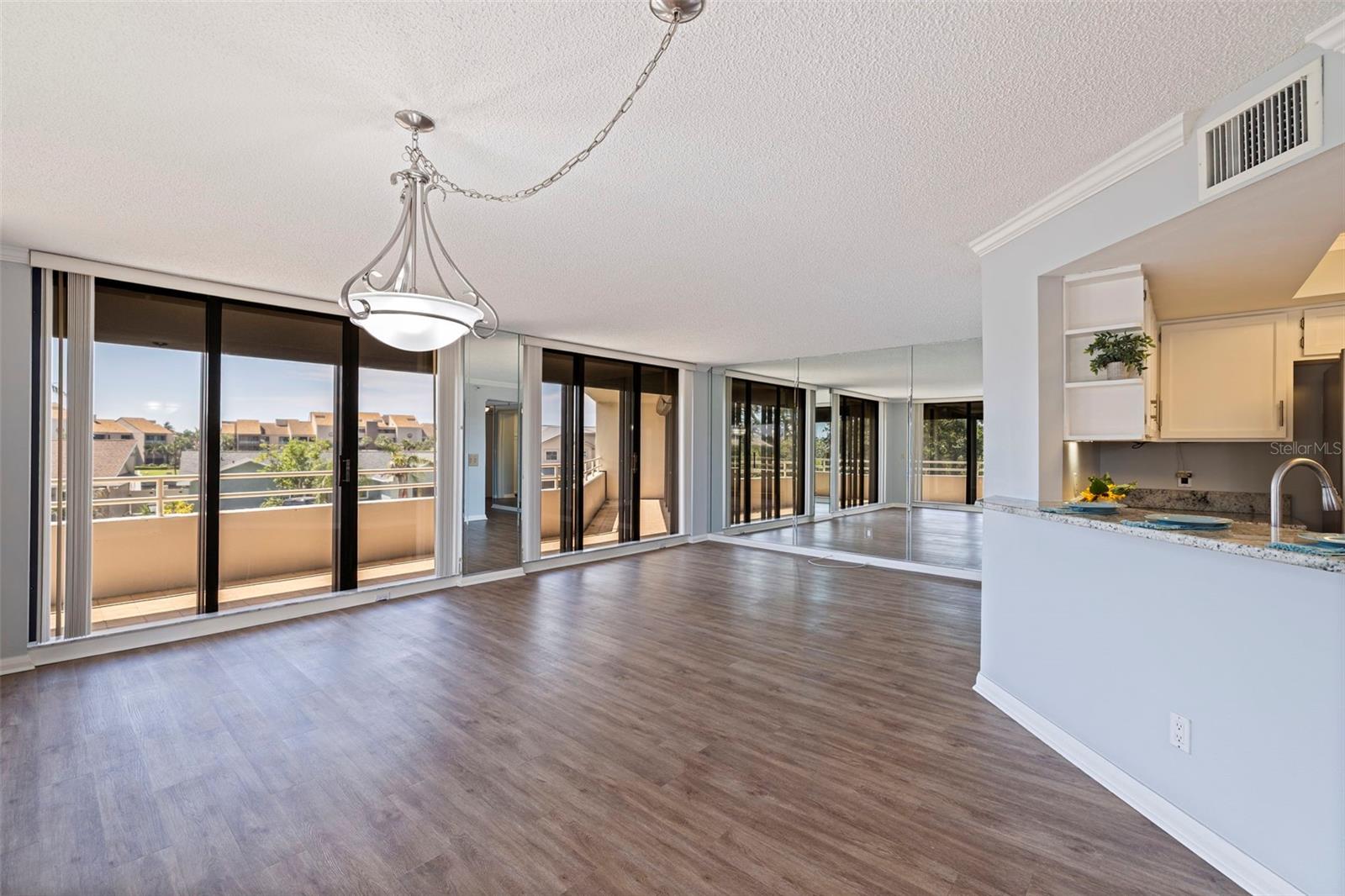 Image 11 of 46 For 5950 Pelican Bay Plaza S 202