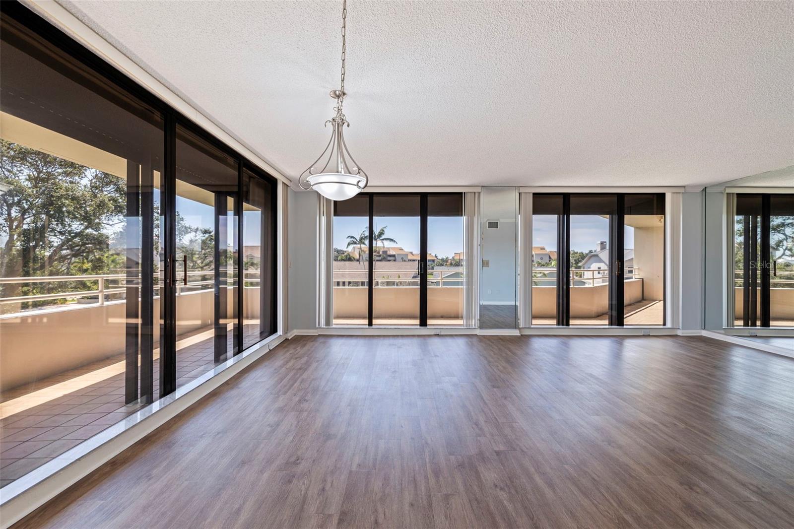 Image 12 of 46 For 5950 Pelican Bay Plaza S 202