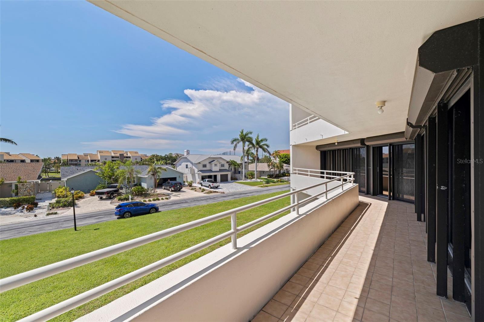 Image 27 of 46 For 5950 Pelican Bay Plaza S 202