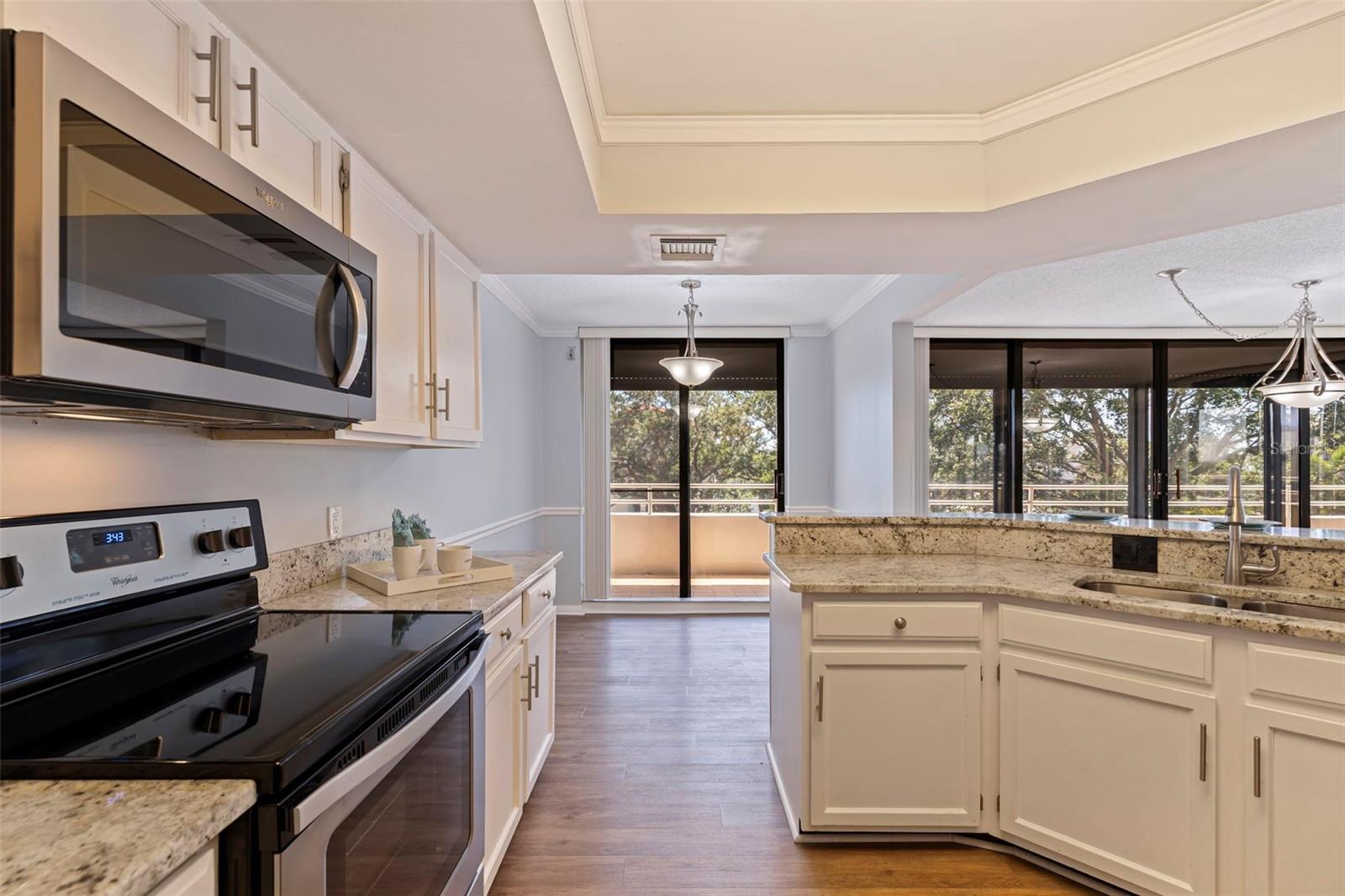 Image 3 of 46 For 5950 Pelican Bay Plaza S 202