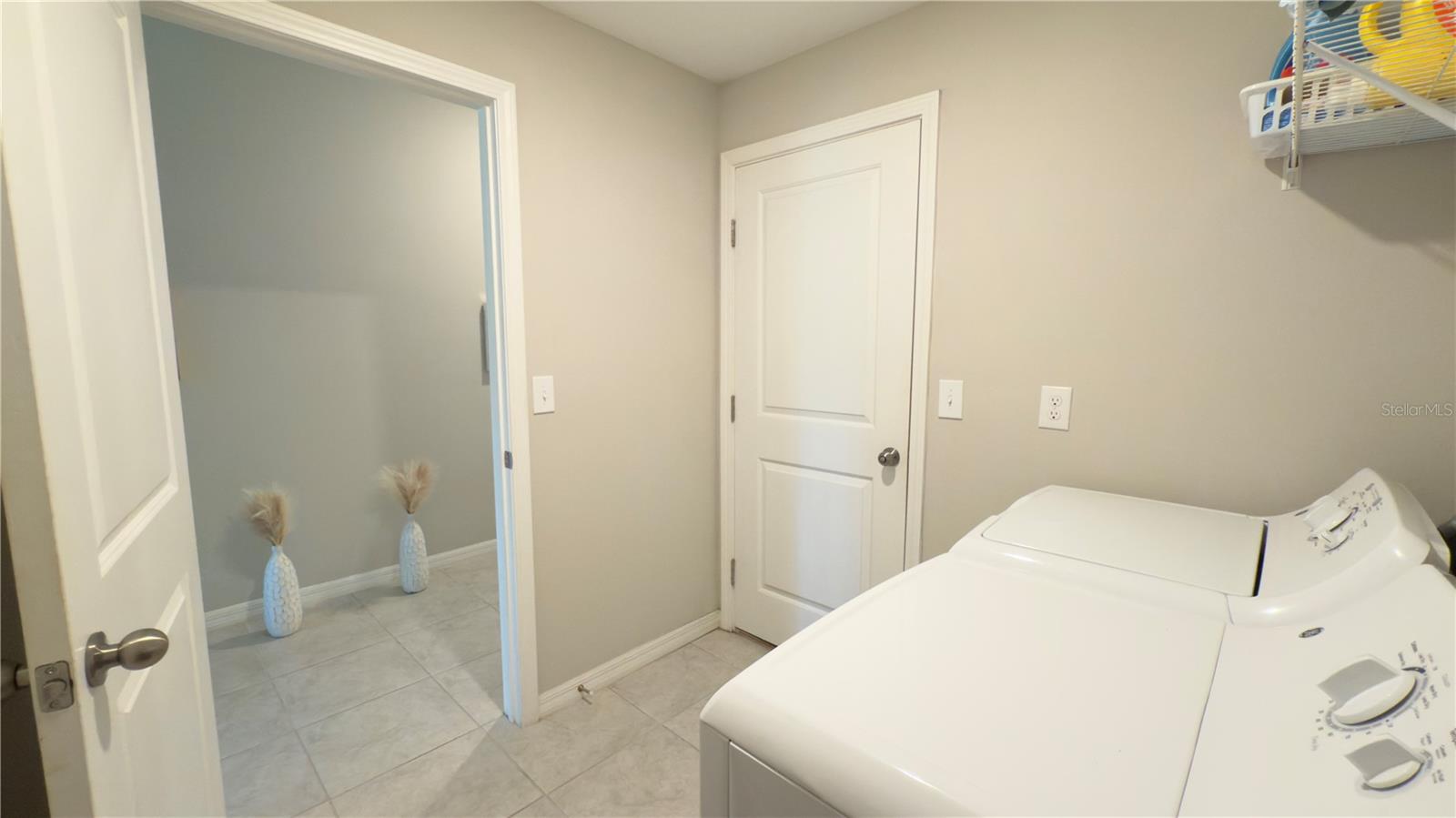 Image 10 of 34 For 16610 Delia Street