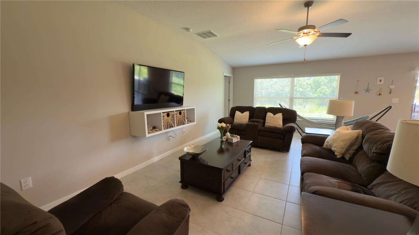 Image 4 of 34 For 16610 Delia Street
