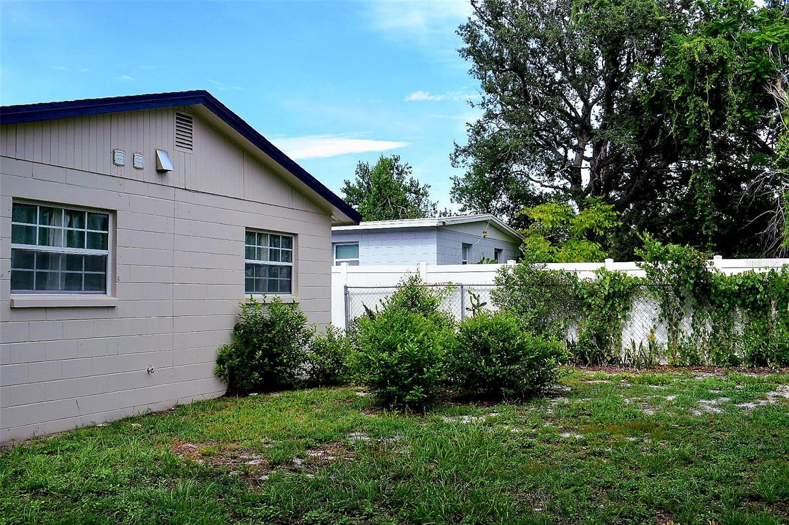 Image 23 of 24 For 4306 La Salle Street