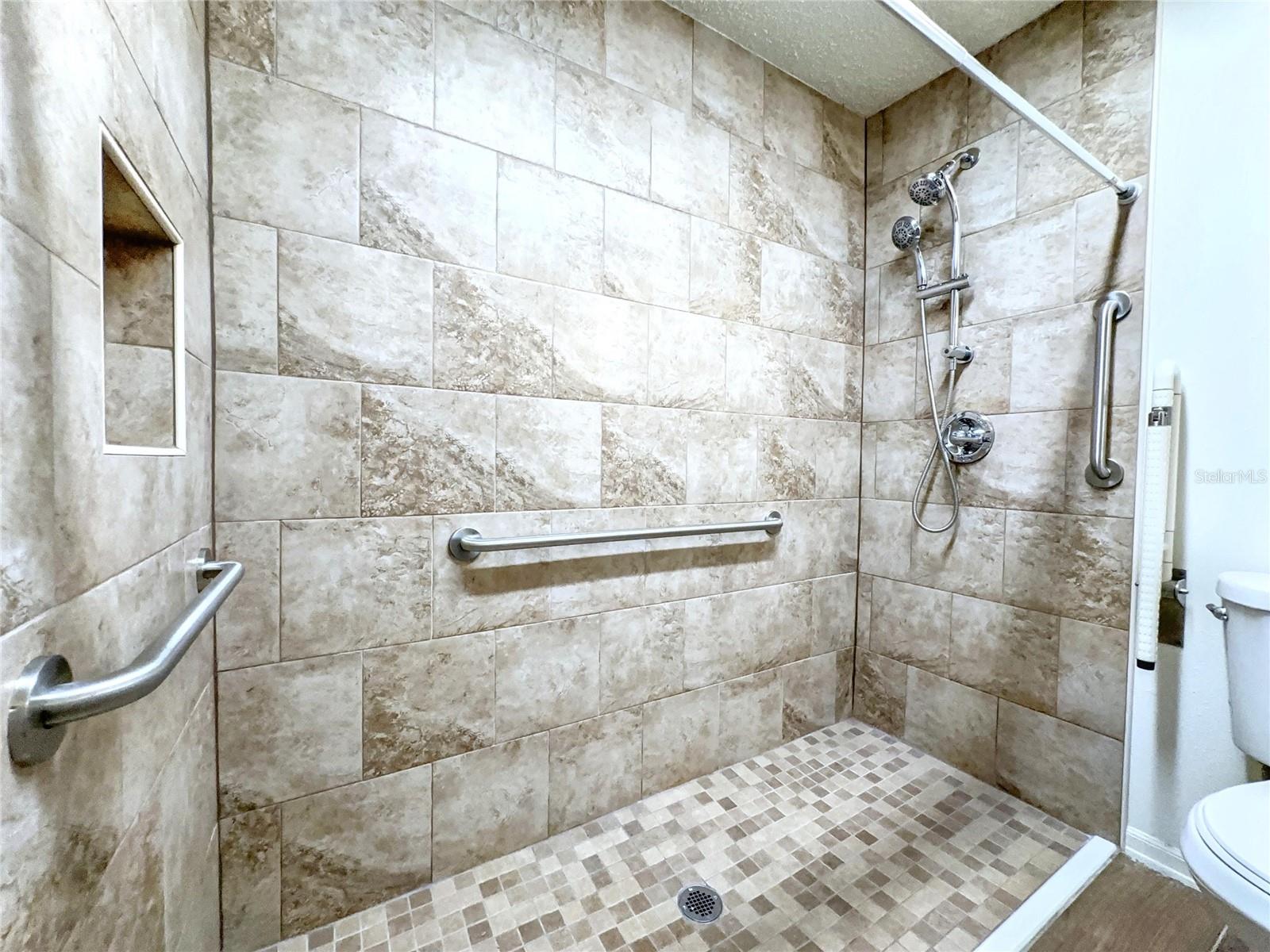 Image 3 of 23 For 7607 Abbey Lane 2