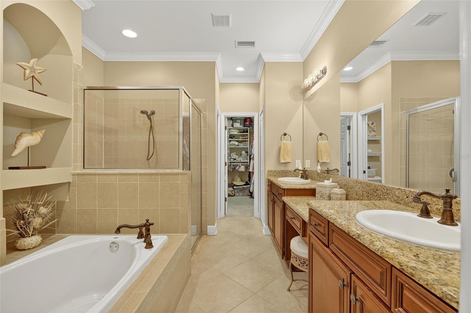 Listing photo id 43 for 5312 Golden Isles Drive