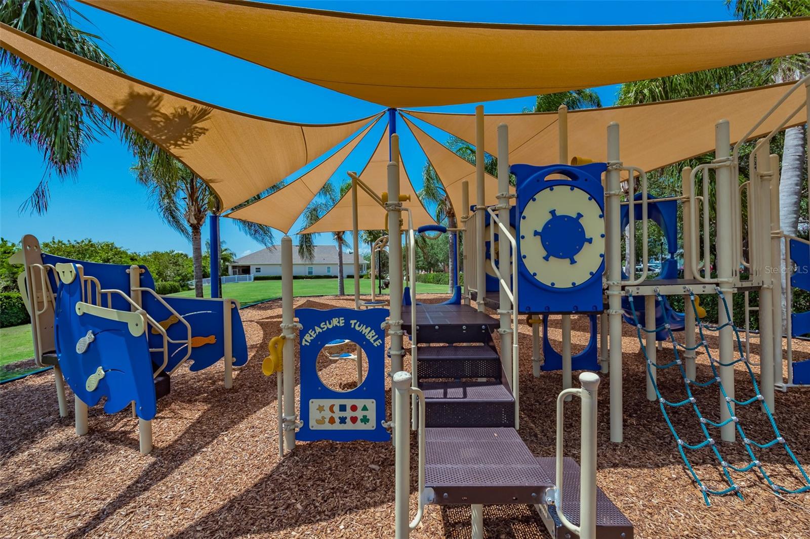 Listing photo id 81 for 5312 Golden Isles Drive