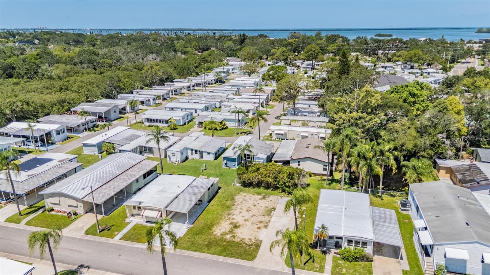 Listing photo id 8 for 605 Michigan Boulevard 105